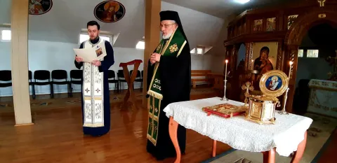 Parohia Sf. Ioan Botezătorul – Vălenii de Munte a primit un fragment din moaştele Sf. Cuv. Ioanichie de la Muscel