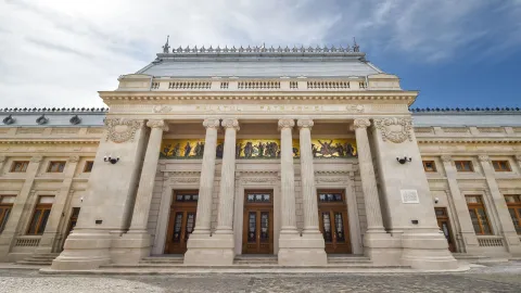 „File de album cotidian”: Expoziție foto aniversară la 15 ani de Ziarul Lumina