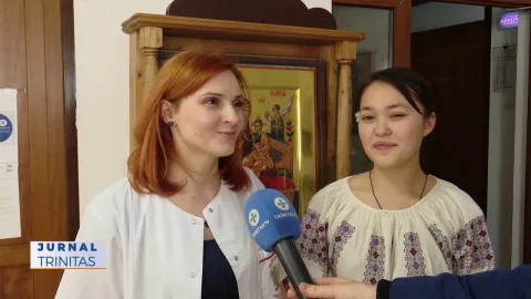 De Ziua Femeii, voluntarii CMN au dăruit flori și cântece la Centrul de îngrijiri paliative „Sf. Nectarie”