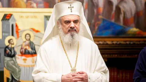 Patriarhul României a donat 10.000 lei pentru protecția voluntarilor care îi ajută pe cei afectați de pandemie