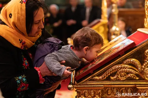 Mesajul Patriarhului la Duminica Mironosițelor: Femeile creștine, modele de credință și curaj în vreme de încercare (VIDEO)