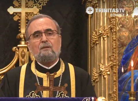 În aceste zile Mântuitorul nu vrea doar să ne ţină mai strâns de El, ci şi unii de alţii: Pr. Prof. Ştefan Buchiu