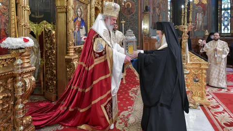 Patriarhul: Prin Sfânta Lumină am păstrat comuniunea cu Bisericile surori și cu toți credincioșii noștri