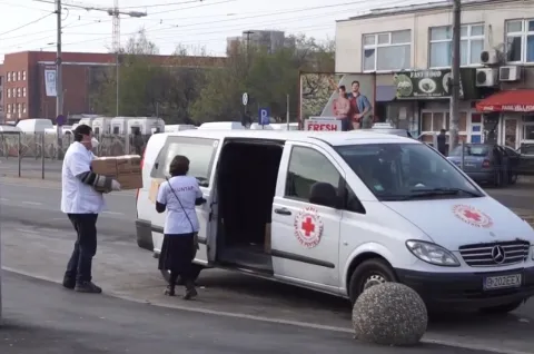 Peste 100 de voluntari ai Catedralei Naționale sunt implicați în lupta cu noul virus