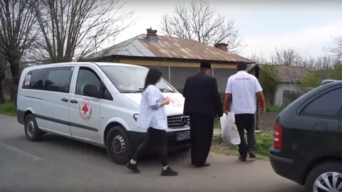 Bucurie în apropierea Sfintelor Paști: Voluntarii CMN au mers cu daruri în zone rurale din 4 județe