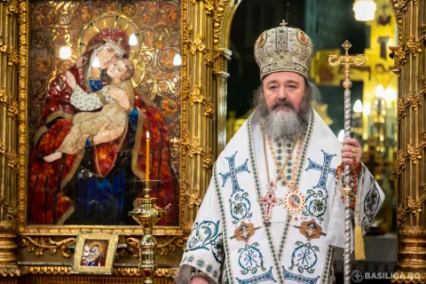 Preasfințitul Ieronim se roagă ca lumina răspândită de femeile credincioase să rămână aprinsă în fiecare familie