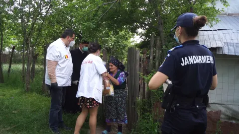 Voluntarii CMN au ajutat familii vulnerabile din cinci localități teleormănene