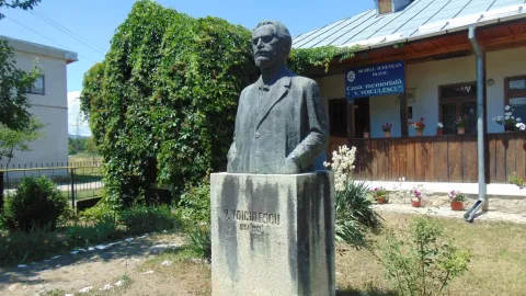 Concursul de creaţie literară „Vasile Voiculescu” se adresează elevilor, dar și autorilor consacrați