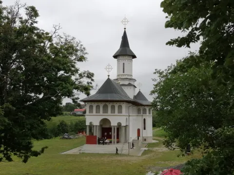 Ctitoria Patriarhului Daniel din satul natal și-a serbat hramul