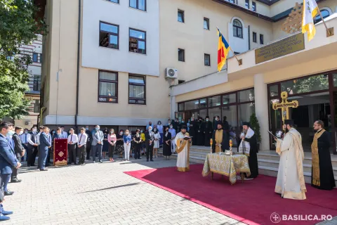 PS Timotei Prahoveanul către seminariști: Stați lângă Mântuitorul Hristos și ascultați cuvintele Lui