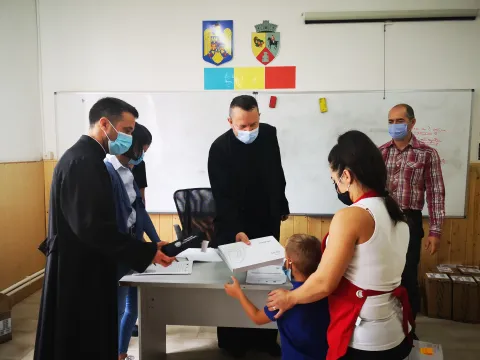 „Alege Şcoala!”: 1.700 de copii au fost premiați cu tablete