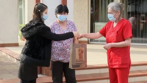 ASCOR București a oferit daruri pacienților Centrului Sf. Nectarie: „Îi purtăm în rugăciuni”