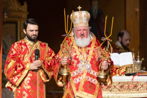 De la Sf. Ștefan și până azi, Biserica îmbracă mantia martiriului rugându-se pentru prigonitori, spune PS Varlaam