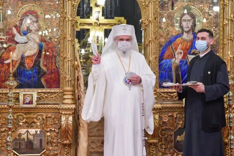Credincioşii de la Patriarhie au primit în dar calendarul creştin-ortodox, „ecranul Împărăţiei Cerurilor”