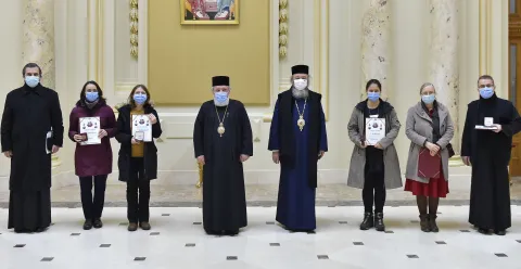 Misiunea în rândul copiilor, premiată. Patriarhul a oferit distincţii pentru redacţia revistei Chemarea Credinţei