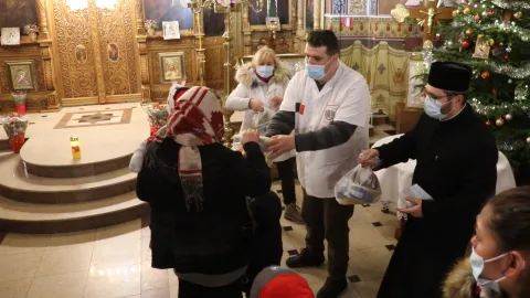 „Implică-te, împreună reușim mai mult!”: 200 de copii au primit daruri de la voluntarii CMN