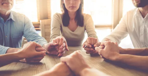 Biserica și familia, cei mai importanți factori în recuperarea consumatorilor de droguri