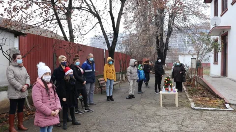 Copiii de la Centrul „Patriarh Justinian Marina” au primit daruri de la voluntarii CMN