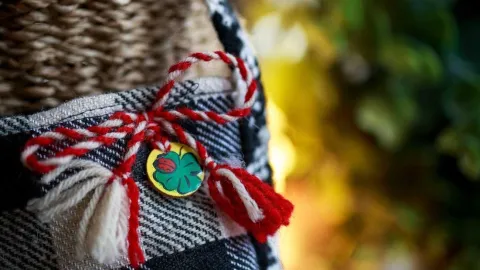 ASCOR București și Studenți pentru viață vând mărțișoare în beneficiul mamelor în criză de sarcină