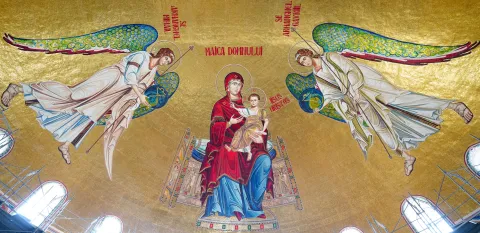 Devino ctitor al Catedralei Naţionale. Contribuie la pictura în mozaic!