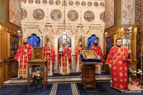 Sărbătoare la Mănăstirea Antim | Mama unuia dintre cei 40 de Mucenici şi alte exemple pentru părinţii de azi