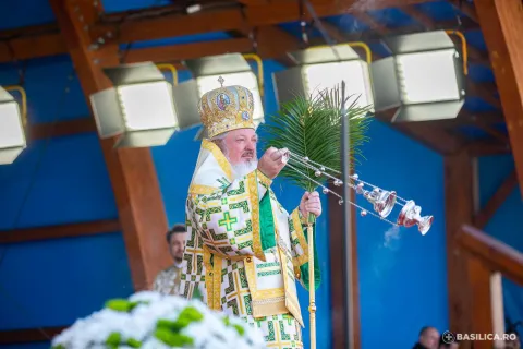 PS Varlaam descrie cum îl privea societatea vremii pe Hristos: Curiozitate și invidie. Osanale și ură. Entuziasm și dezamăgire