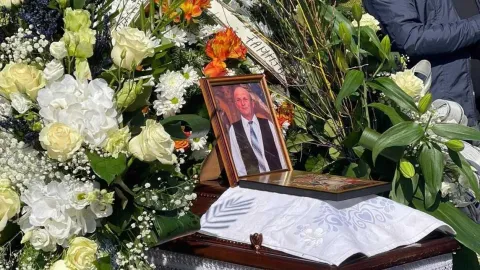„Un tată credincios și harnic” – PF Daniel despre tatăl Arhim. Dionisie Constantin, înmormântat la Botoșani