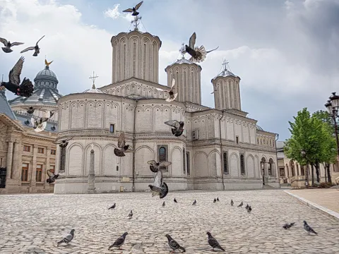 363 de ani de la sfinţirea Catedralei Patriarhale istorice