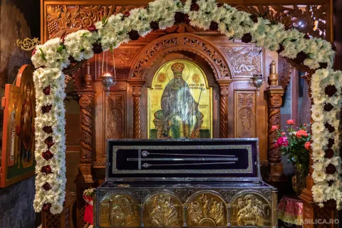 Sfântul Ierarh Grigorie Dascălul a luat crucea mitropoliei în vremuri foarte grele, spune PS Varlaam