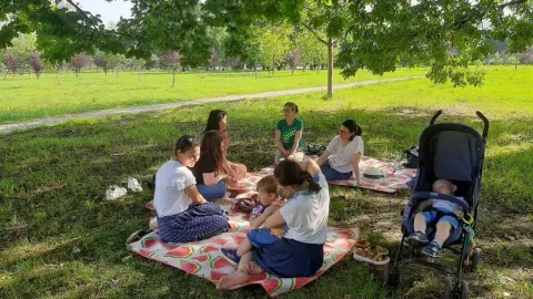 Centrul Sfânta Alexandra a organizat o întâlnire în aer liber cu mamele și femeile însărcinate pe care le sprijină