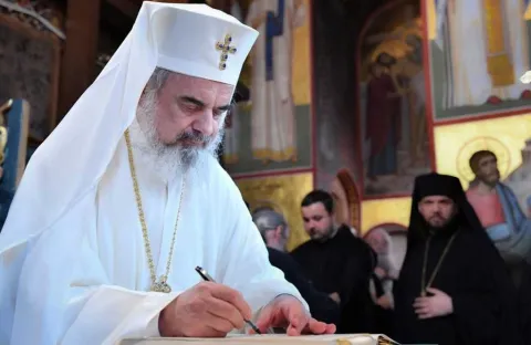 Patriarhul îndeamnă părinții, profesorii și preoții să îi susțină intens pe elevi la finalul unui an școlar dificil