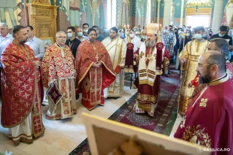 PS Timotei Prahoveanul: Ne rugăm ca cei care îl cinstesc pe Sf. Pantelimon să primească curaj în mărturisirea lor