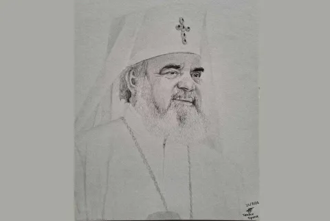 Creion, hârtie şi talent. La mulţi ani, Preafericite Părinte Patriarh!