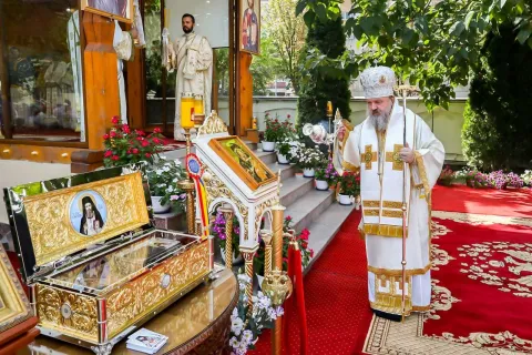 PS Timotei Prahoveanul: Sf. Ioan Iacob ne îndeamnă să căutăm prietenia cu Dumnezeu, singura care contează