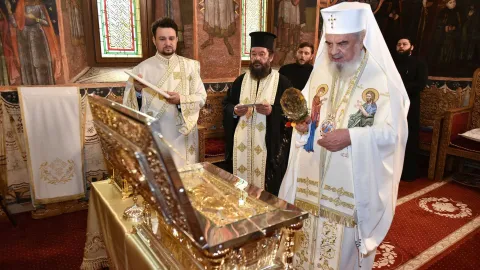 Mănăstirea Plumbuita a primit moaștele Sf. Ioan Botezătorul. Patriarhul Daniel mulțumește Părintelui Antipa Iviritul