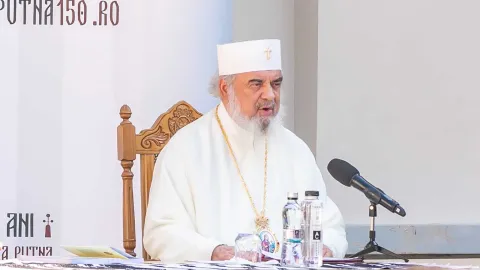 Serbare Putna – 150: Este nevoie ca Biserica să intre în dialog cu tinerii, spune Patriarhul