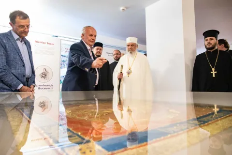 Expoziția „Serbarea de la Putna. Continuitatea unui ideal”: Patriarhul l-a numit pe Ștefan cel Mare „monah încoronat”