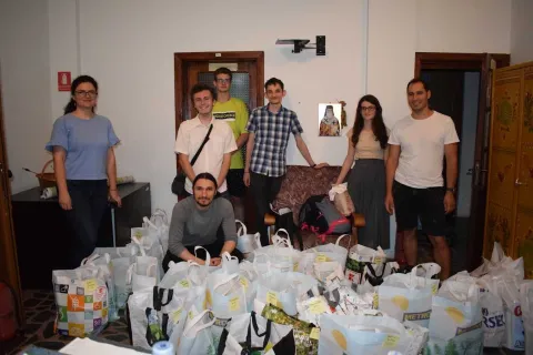 „Ajută la nevoie!”: 65 de familii așteaptă sprijinul tău