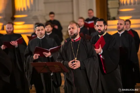 Tronos concertează la Strada de C’Arte. „Uneori venim și-n stradă ca să vă chemăm către Biserică”