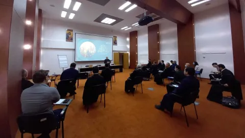 Preoții din Arhiepiscopia Bucureștilor, în formare pentru eficientizarea activităților de tineret