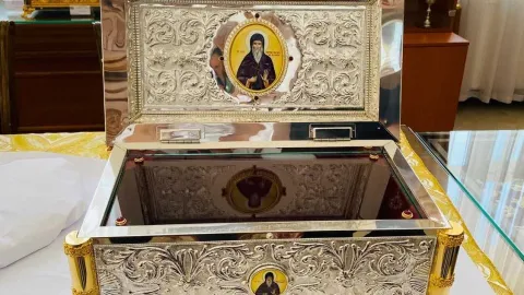 Parohia Oborul Nou: PS Timotei sfințește joi racla pentru veșmântul Sf. Dimitrie cel Nou dăruit de Patriarh