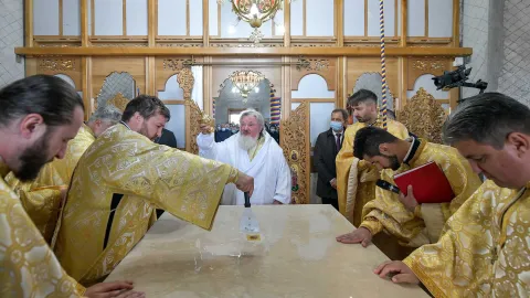 Sfințire de biserică la Chitila: Aici devenim fii ai lui Dumnezeu, a spus PS Varlaam Ploieșteanul