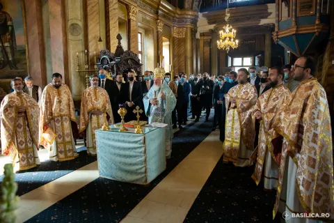 Să folosiți anii de studenție pentru a vă înnobila mintea, sufletul și viața – PS Varlaam, studenților teologi
