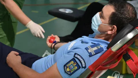 „Donează sânge, salvează o viaţă!”. 1000 de jandarmi fac acest gest și te invită și pe tine