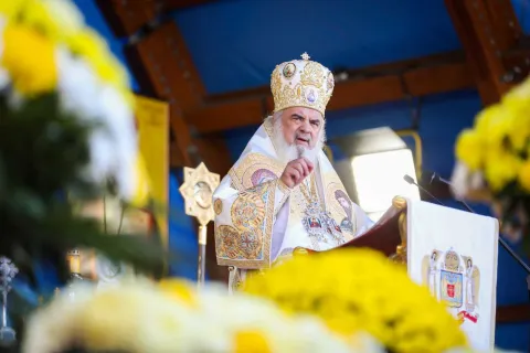 Patriarhul cheamă la libertate responsabilă în pandemie: Darurile cele mai mari sunt sănătatea și mântuirea