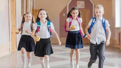 Comunicat | Copiii din Arhiepiscopia Bucureștilor au primit rechizite în valoare de peste un milion de lei