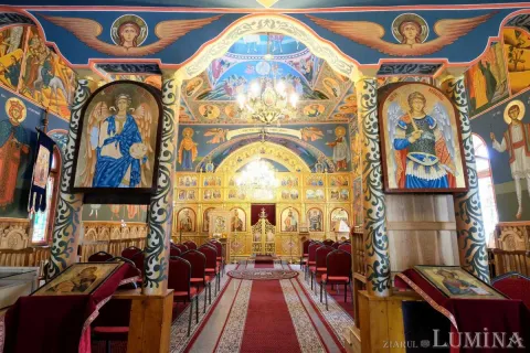 PS Varlaam Ploieşteanul a resfinţit biserica din satul prahovean Poienarii Apostoli