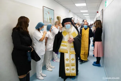 Voluntarii Paraclisului Catedralei Naționale au renovat o secție a Institutului Oncologic București