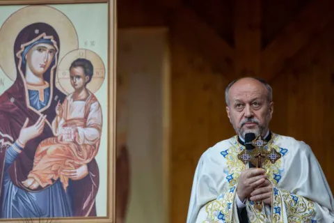 Pr. Gheorghe Holbea: Credinţa ne este sprijin în tot ceea ce facem