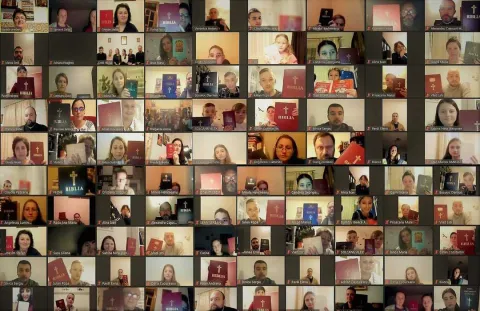 „Biblia călătoare și sfințitoare” a atins 30 de județe